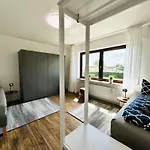 150m² Nahe A1 - 5 Schlafzimmern - 3 Baeder - 50m² Terrasse *