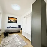 Lägenhet 150m² Nahe A1 - 5 Schlafzimmern - 3 Baeder - 50m² Terrasse