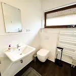 150m² Nahe A1 - 5 Schlafzimmern - 3 Baeder - 50m² Terrasse Lägenhet Siek