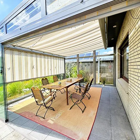 150M² Apartment Nahe A1 - 5 Schlafzimmern - 3 Baeder - 50M² Terrasse *