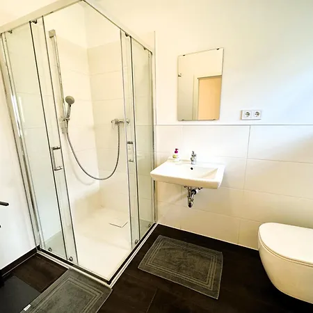 150m² Nahe A1 - 5 Schlafzimmern - 3 Baeder - 50m² Terrasse *