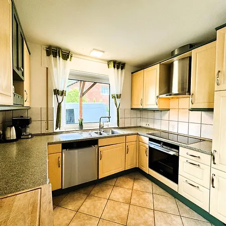 Daire 150m² Nahe A1 - 5 Schlafzimmern - 3 Baeder - 50m² Terrasse Siek