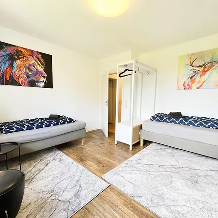 150m² Nahe A1 - 5 Schlafzimmern - 3 Baeder - 50m² Terrasse Apartamento