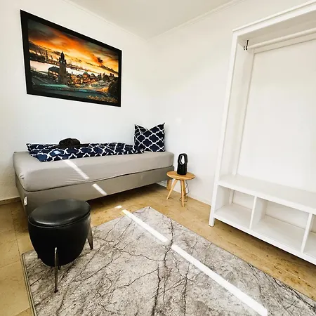 Apartamento 150m² Nahe A1 - 5 Schlafzimmern - 3 Baeder - 50m² Terrasse