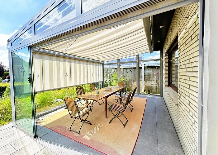 150M² Apartment Nahe A1 - 5 Schlafzimmern - 3 Baeder - 50M² Terrasse *