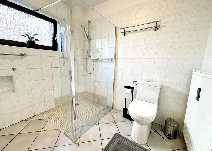 Appartement 150M² Apartment Nahe A1 - 5 Schlafzimmern - 3 Baeder - 50M² Terrasse Siek