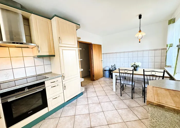 150M² Apartment Nahe A1 - 5 Schlafzimmern - 3 Baeder - 50M² Terrasse Appartement